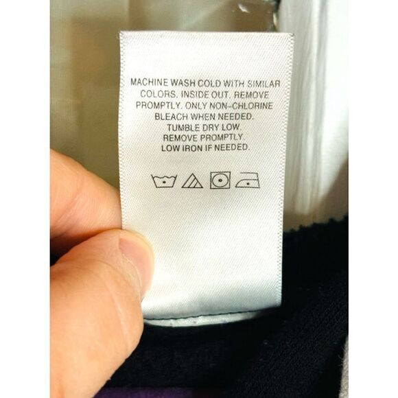 Women’s 2X Mickey Mouse “The One & Only” Cropped Black Pullover Hoodie - Picture 9 of 10